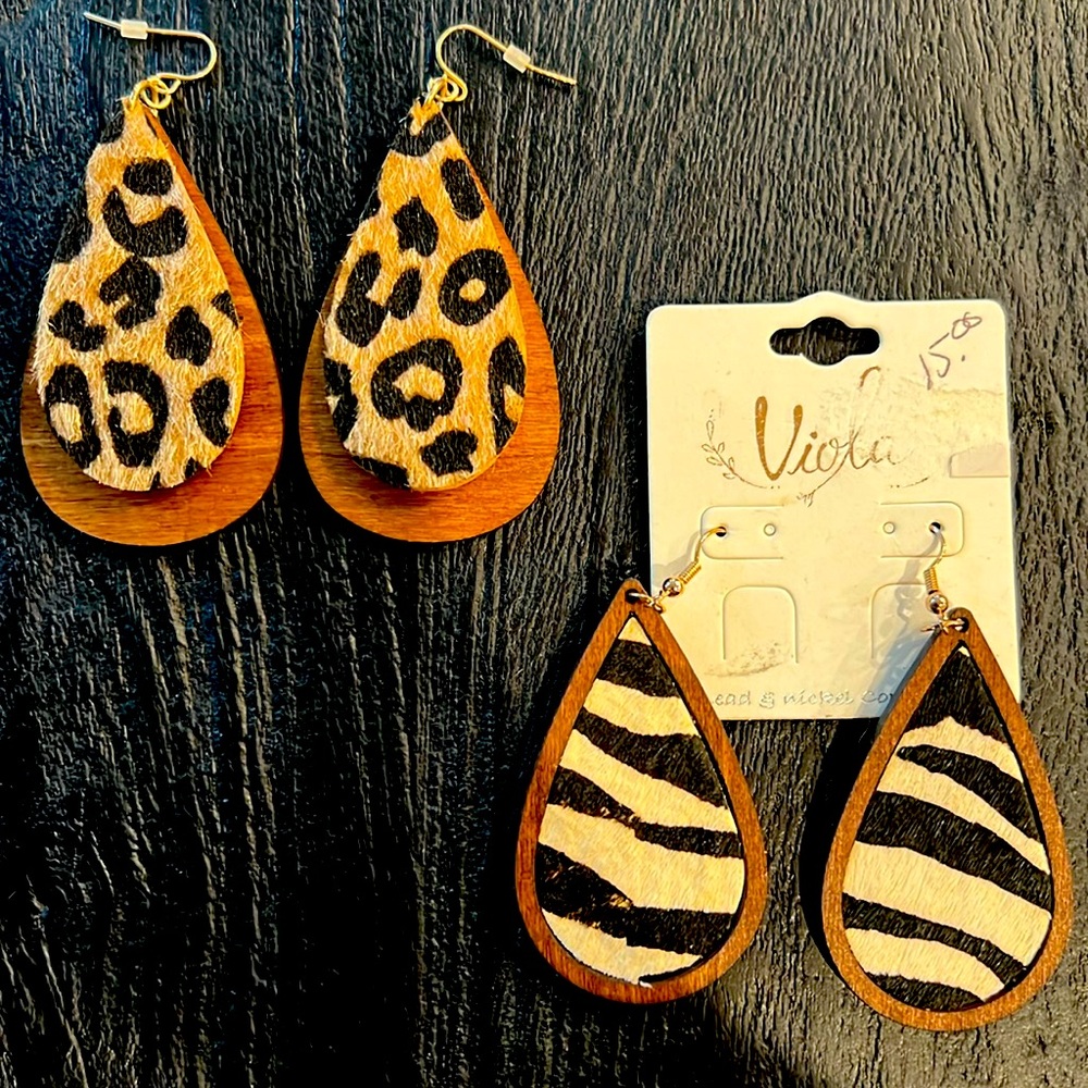 Viola Brand Set Of 2 Wooden Style w/Felt Design Earrings